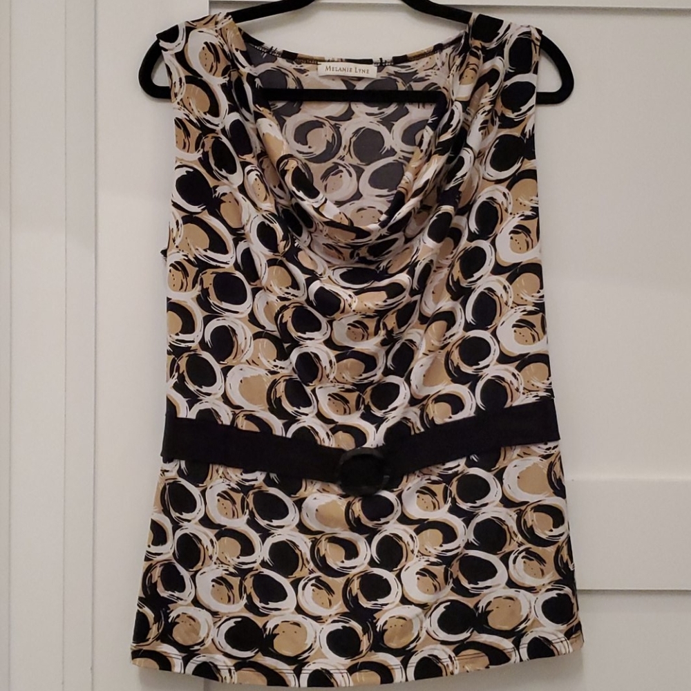 Printed sleeveless top